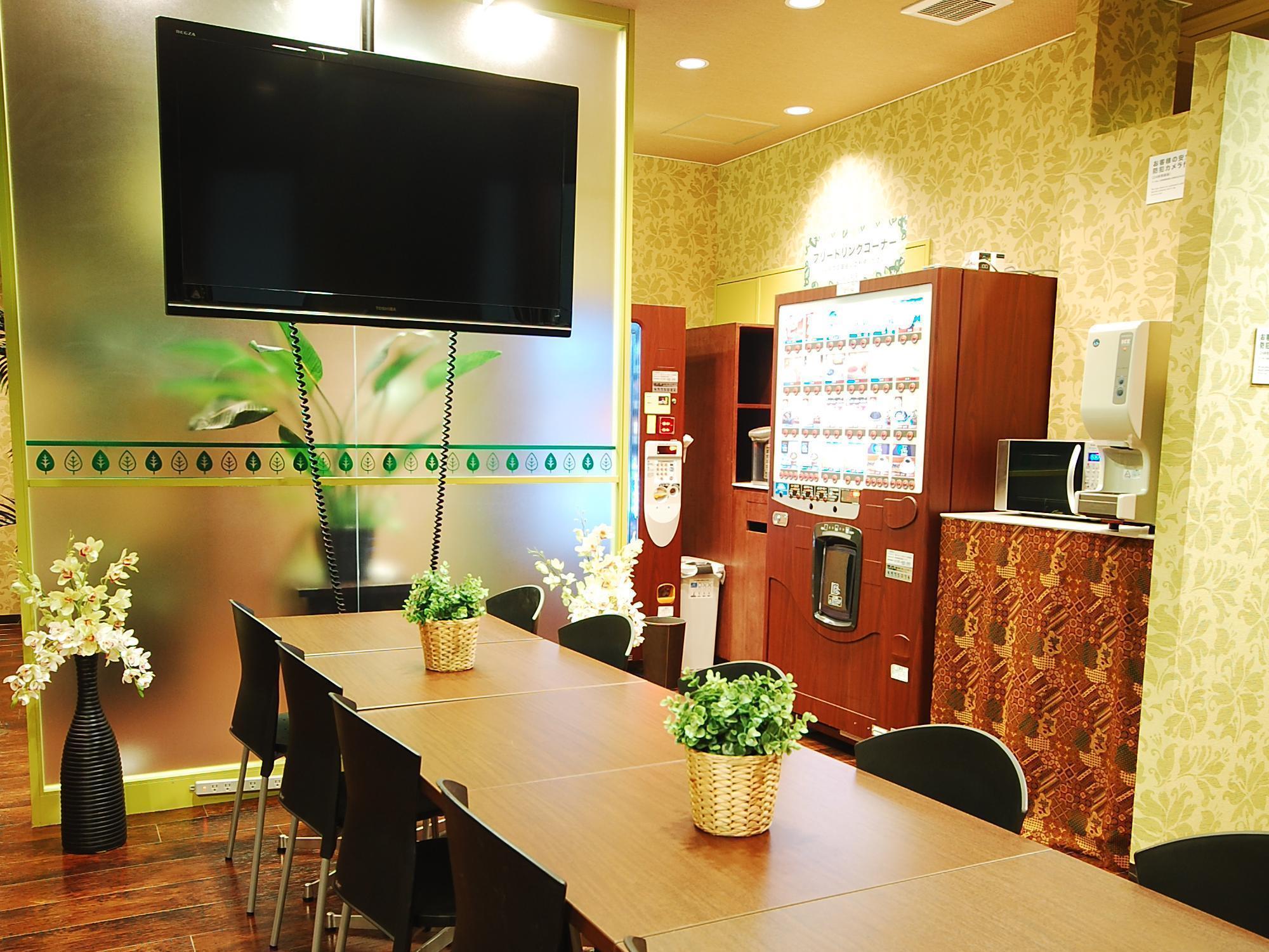 Capsulehotel Anshin Oyado Shimbashi - Male Only 2*