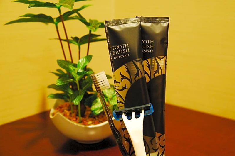 Capsulehotel Anshin Oyado Shimbashi - Male Only 2*